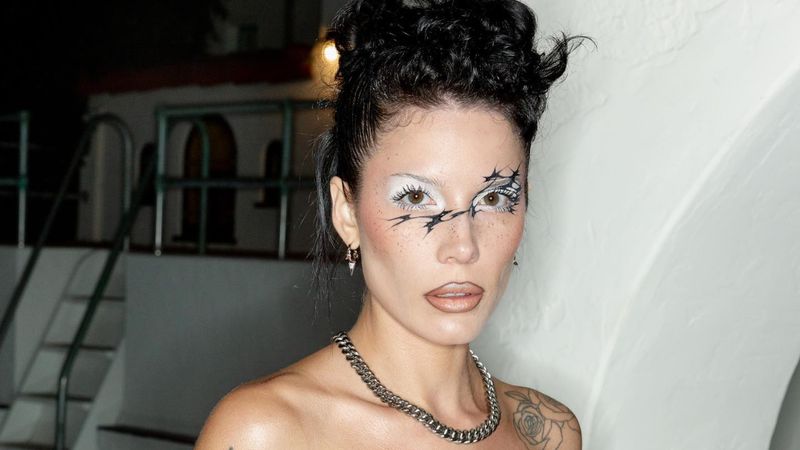 İsrail'den korktuğunu itiraf eden Halsey'den Filistin'e bağış