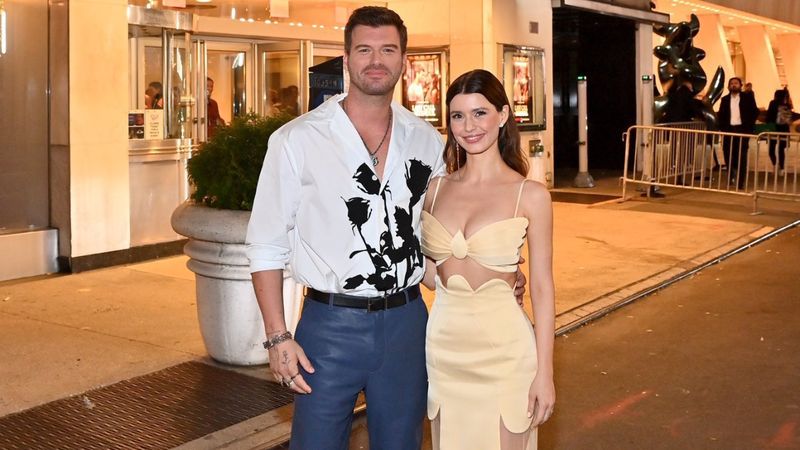 Yıllar sonra Beren Saat ve Kıvanç Tatlıtuğ'dan yeni kare geldi