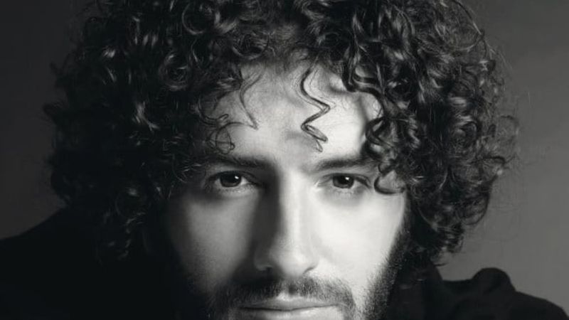 Hakan Mengüç’ün yazdığı Uzun İlişkilerin Sırrı kitabında aşkın yalın halleri