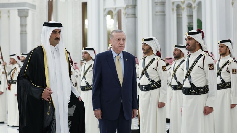 Cumhurbaşkanı Erdoğan'ın Katar dönüşü gündem değerlendirmesi