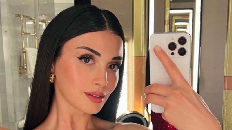 Özge Yağız'ın davet tarzına beğeni yağdı: Süper mini elbisesiyle nefes kesti