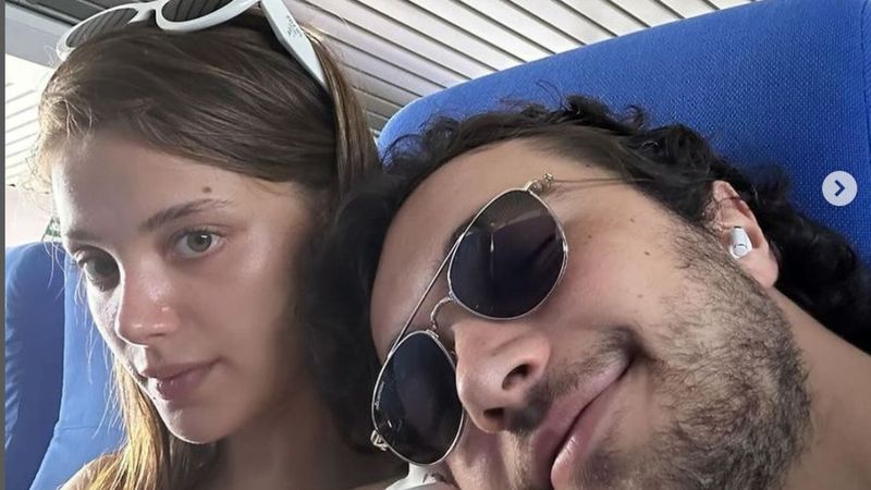 Leyla Tanler'e  kendisi gibi oyuncu nişanlısından romantik kutlama