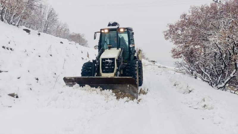 Tunceli’de kar yağışı etkili oldu: 50 köy yolu ulaşıma kapandı