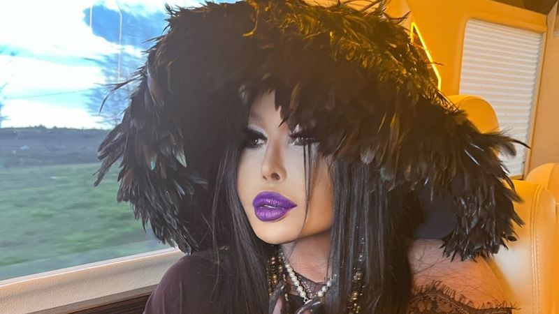 Diva Bülent Ersoy konser öncesi fenalaştı: 