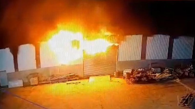 Rize’de mobilya fabrikasında yangın çıktı