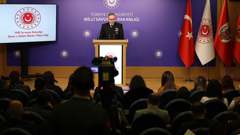 Görevdeki askerlerin cep telefonu kullanımıyla ilgili MSB'den yeni çalışma