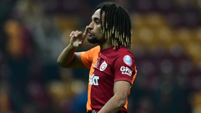 Galatasaraylı Sacha Boey yılbaşı paylaşımıyla gündeme oturdu! 