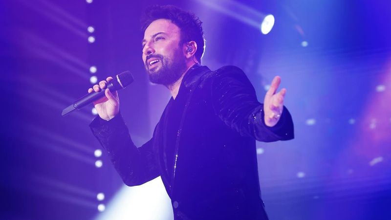 Tarkan'ın yılbaşında kazandığı para ortaya çıktı! Yılbaşı konserinden 10 milyon lira aldı