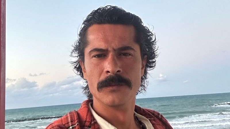 İsmail Hacıoğlu'ndan dudak dudağa paylaşım! Eski eşiyle barıştı