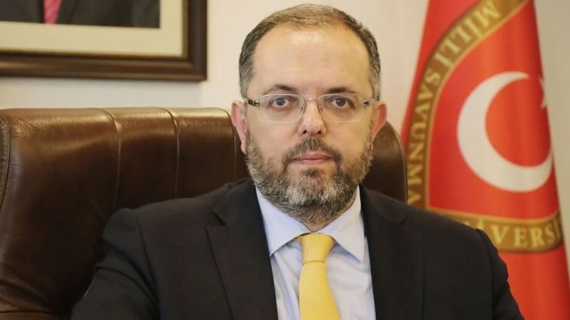 Tarihçi Erhan Afyoncu'dan hilafet bayrağı tartışmalarıyla ilgili açıklama! 'Öyle bir bayrak yok'