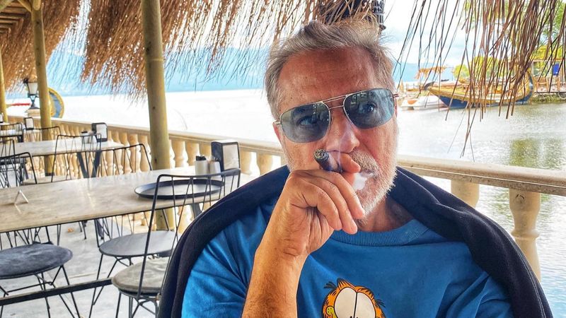 Şovmen Mehmet Ali Erbil kendisinden 40 yaş küçük sevgilisi Gülseren Ceylan'la barıştı