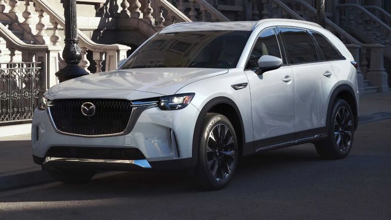 Mazda CX-70, 30 Ocak'ta tanıtılacak: İşte tüm bilinenler