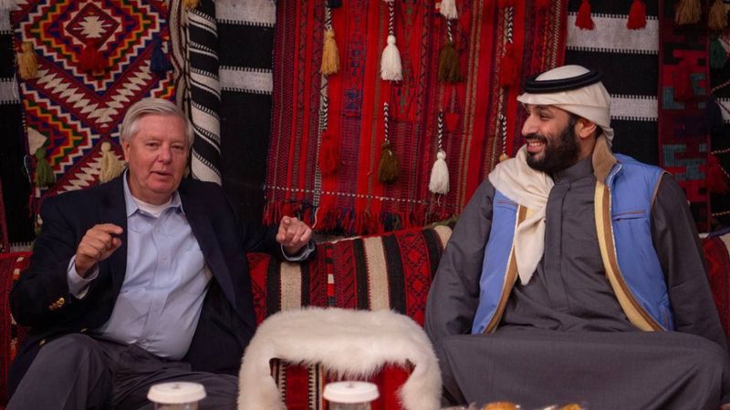 Muhammed bin Selman, Lindsey Graham'la çadırda görüştü