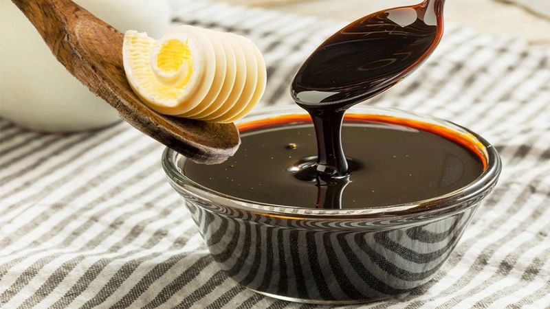 Balgamı parçalıyor! Aç karnına tereyağlı pekmez için, şurupları reçeteden silin...