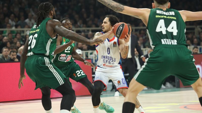 Ergin Ataman'ın Panathinaikos'u Anadolu Efes'i mağlup etti