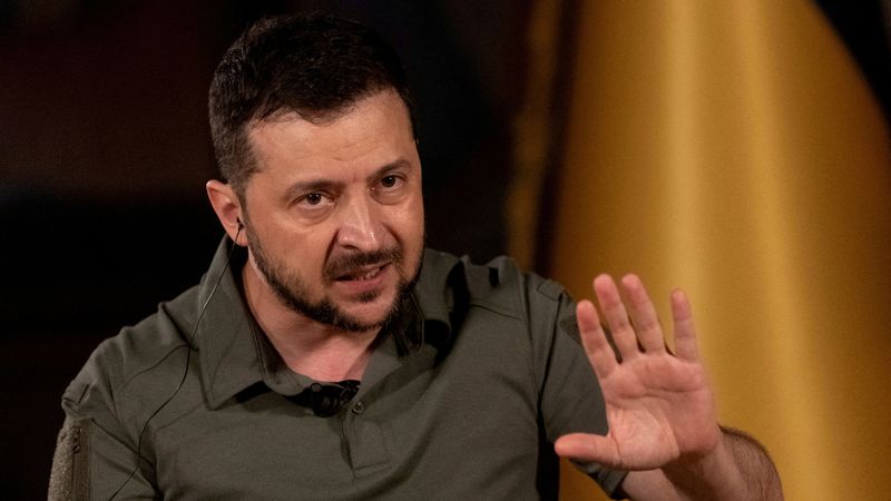 Ukrayna Devlet Başkanı Zelensky: Rusya'nın savunma sanayisi yavaşlıyor