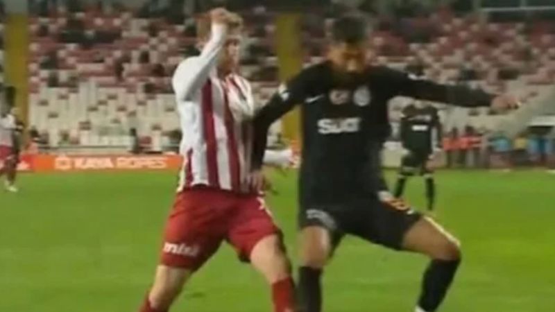 Sivasspor - Galatasaray maçındaki tartışmalı pozisyonlar
