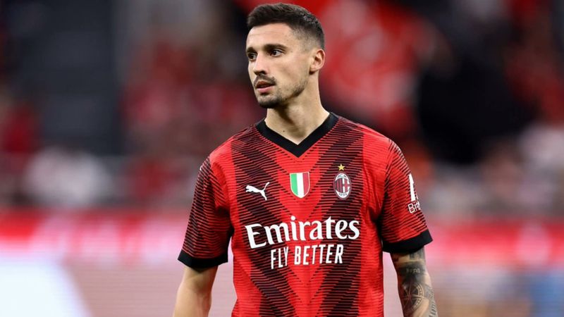 Milan'dan Fenerbahçe'ye transfer oldu! Rade Krunic kimdir, nereli ve kaç yaşında?