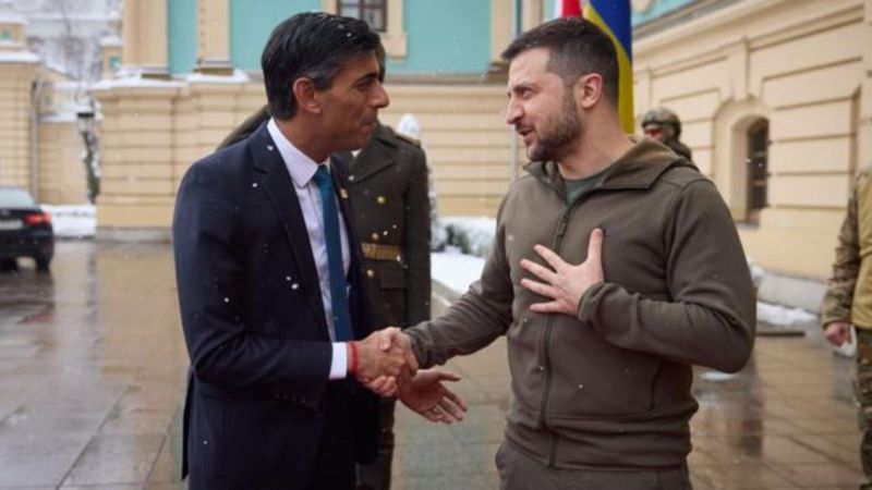 İngiltere'den Ukrayna’ya 2,5 milyar sterlinlik askeri yardım