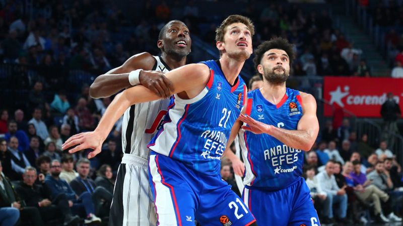 Anadolu Efes, Virtus Bologna'yı mağlup etti