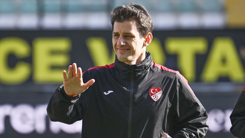 Halil Umut Meler, geri döndü! Alkışlarla karşılandı