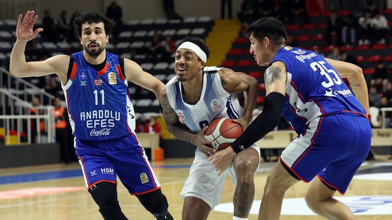 Anadolu Efes, Büyükçekmece Basketbol'u yendi