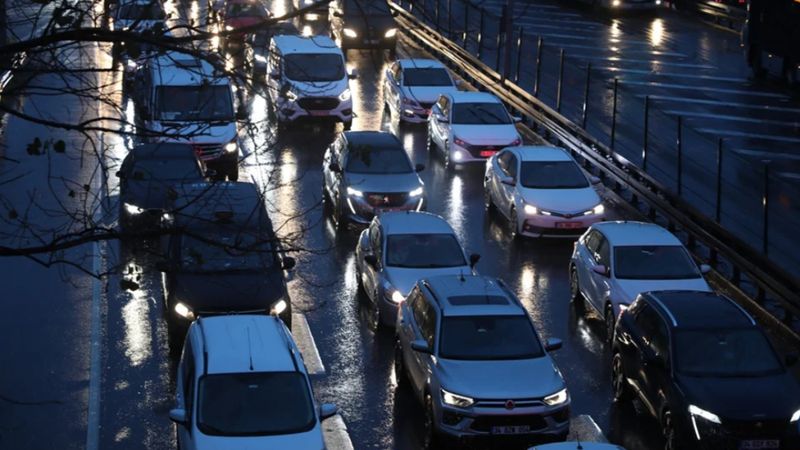 İstanbul'da trafik sorunu bitmek bilmiyor