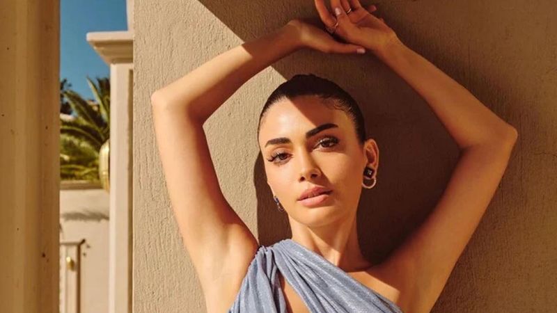 Özge Yağız’ın annesini görenler küçük dilini yuttu! Güzelliği annesinden geliyormuş…