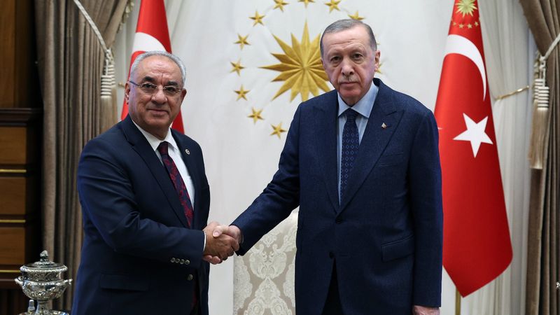 Cumhurbaşkanı Erdoğan Önder Aksakal ile görüştü