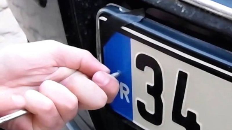 Karekodlu plaka zorunlu mu, nasıl alınır? Plaka değişimi 2024!