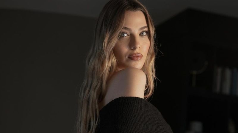 İdo Tatlıses'in hamile eşi Yasemin Şefkatli'den ayna pozu geldi