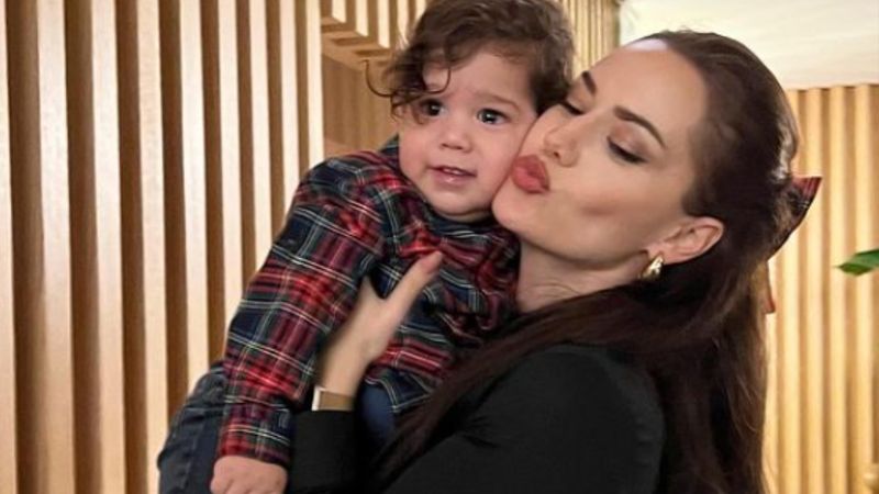 Fahriye Evcen oğlu Kerem'i paylaşmaya doyamadı! 