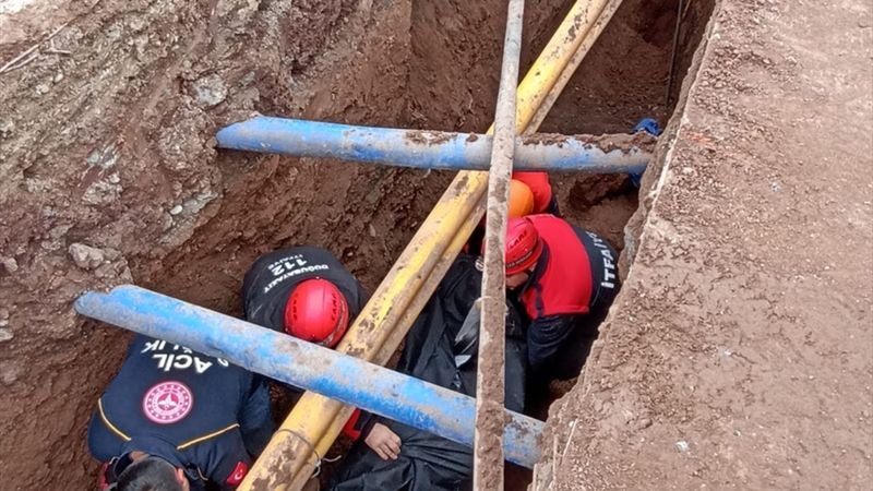 Ağrı'da göçük altında kalan işçi yaşamını yitirdi