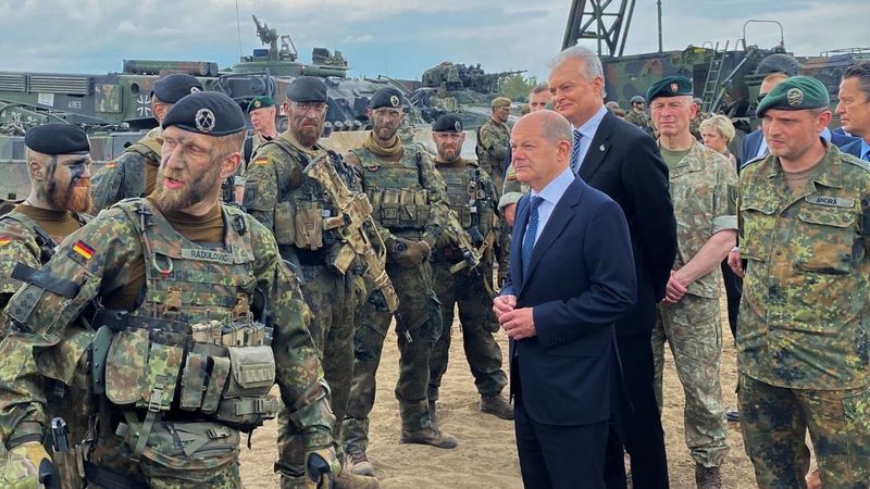 Almanya'da ordudaki personel eksikliği yabancılarla giderilsin önerisi