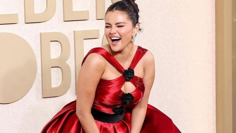 Sürekli kilosu yüzünden eleştirilen Selena Gomez zayıf halini paylaştı! 