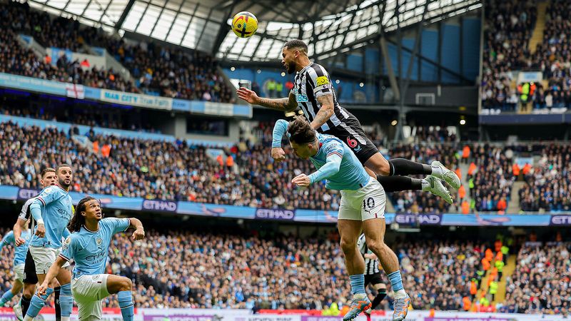 Eddie Howe: Lascelles'in takımda kalmasını istiyorum