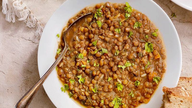 Mercimek yemeğinde kararmaya son! Ondan bir tutam atın gerisini ona bırakın…