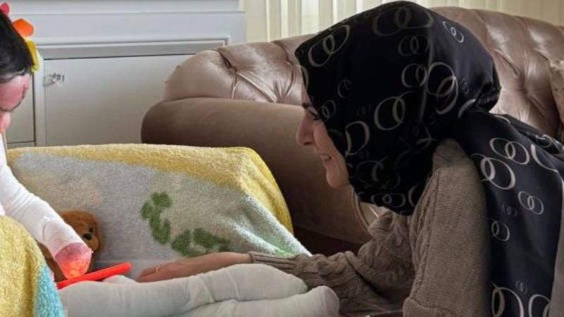 Mahinur Özdemir Göktaş'tan ‘kelebek hastası’ Ayaz'a sürpriz ziyaret