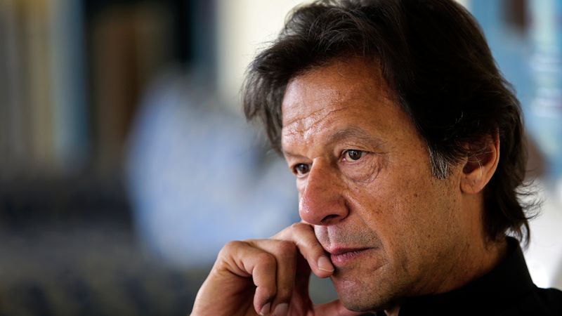 Eski Pakistan Başbakanı İmran Han'a 10 yıl hapis cezası