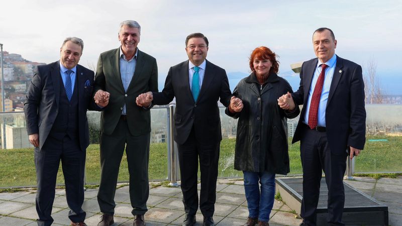 Maltepe'de yerel seçim öncesi aday buluşması: Centilmen mücadele!