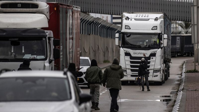 Gazze'de Yahudi yerleşimciler insani yardımları engellemeye çalıştı