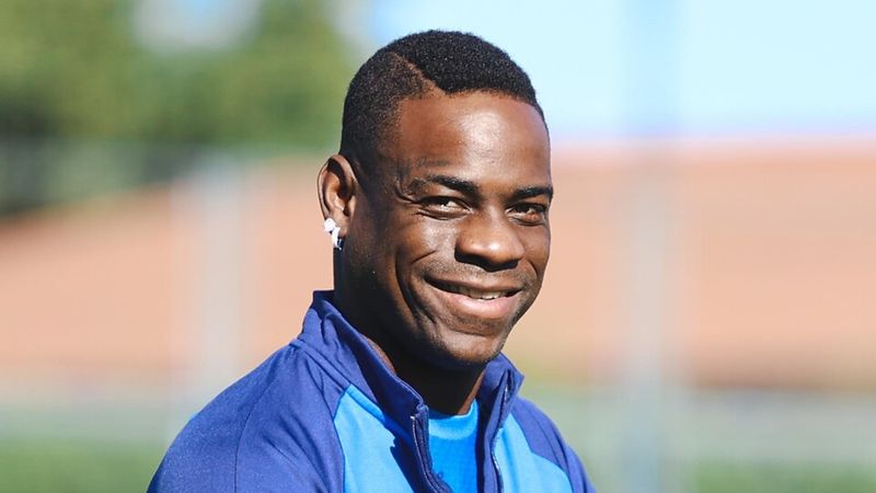 Mario Balotelli, sahalara dönüş maçını açıkladı
