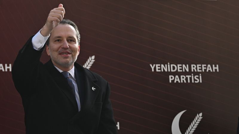 Fatih Erbakan, 3 büyükşehir belediye başkan adayını açıkladı: İstanbul, İzmir..