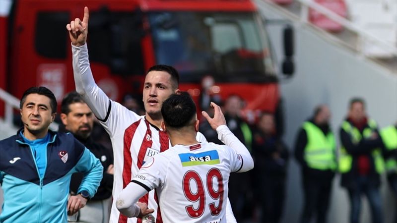 Sivasspor, Rizespor'u tek golle geçti