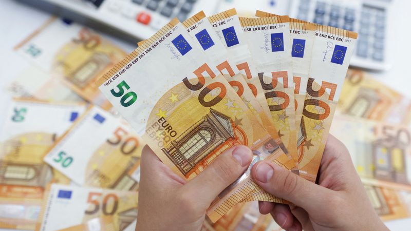 Almanya'da emekliler, 281 euro ek gelir alacak