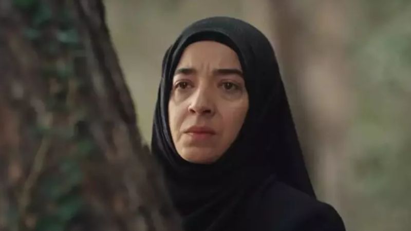 Kızıl Goncalar'ın Müyesser'i Asiye Dinçsoy'un başörtüsüz hali! Gerçek hayattaki görünümü gündem oldu