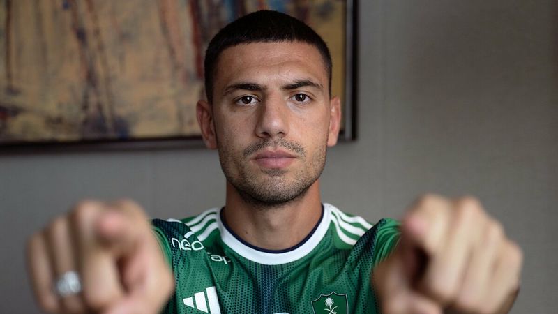 Merih Demiral'dan gövde gösterisi! Hayranları çok beğendi