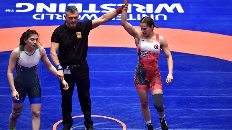 Avrupa Güreş Şampiyonası'nda 3 kadın güreşçi finalde