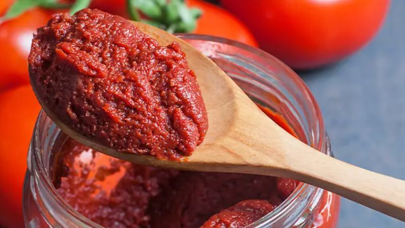 Ev hanımları müjde! Salçanızın pamuklanmasını önleyecek mucize yöntem...