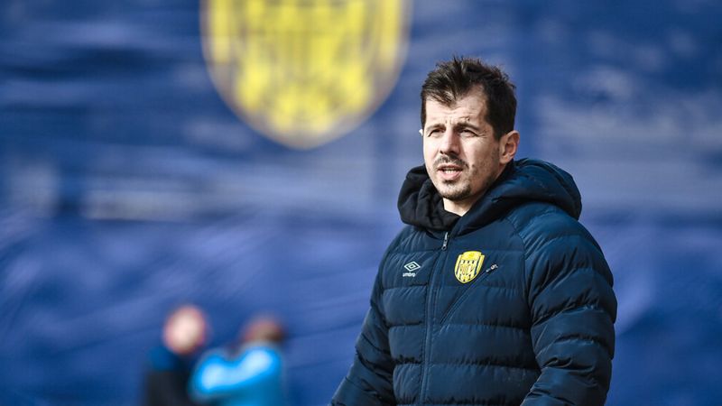 Emre Belözoğlu: Galatasaray tarihinin gelmiş geçmiş en iyi kadrosu olabilir